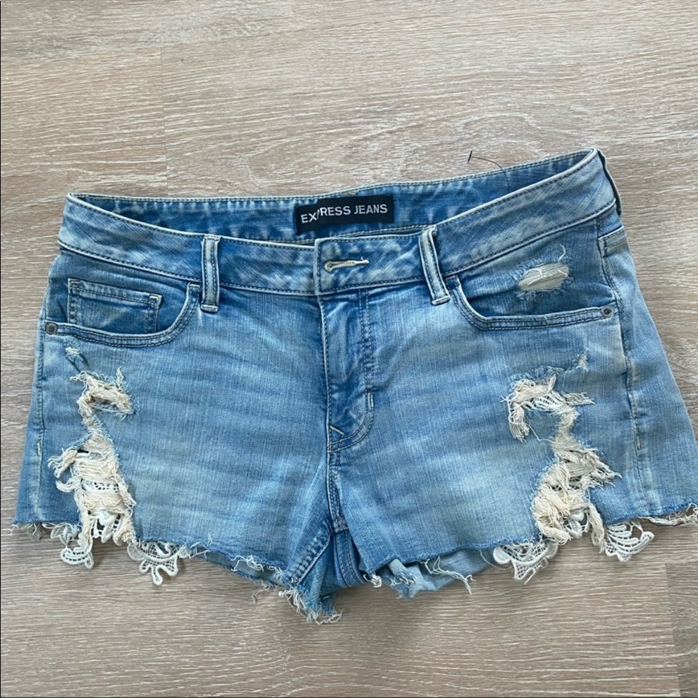 NWOT. Express low rise jeans size 8